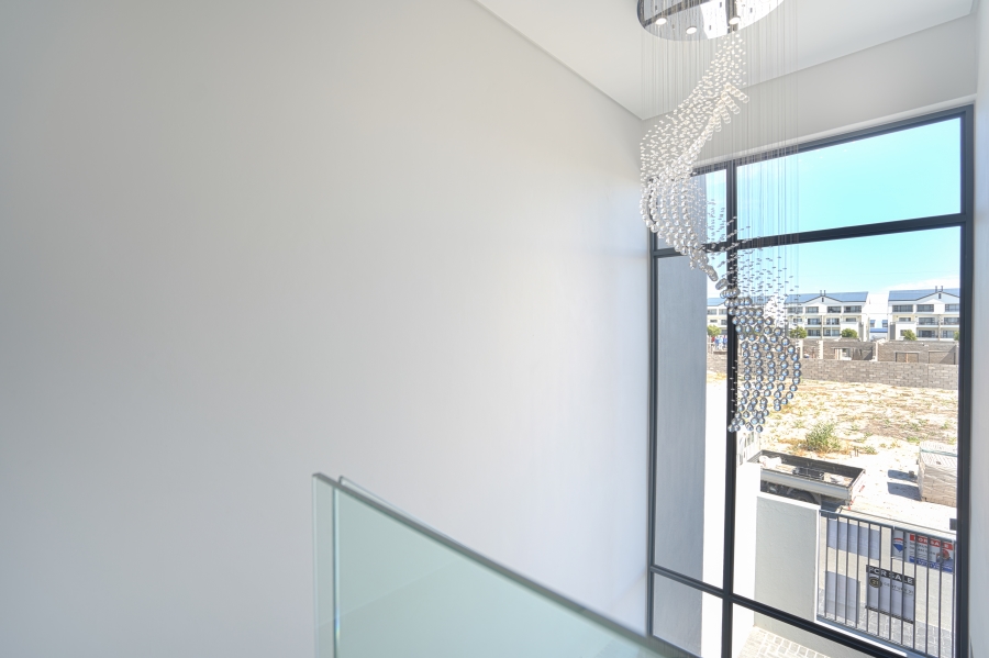 4 Bedroom Property for Sale in Sandown Western Cape